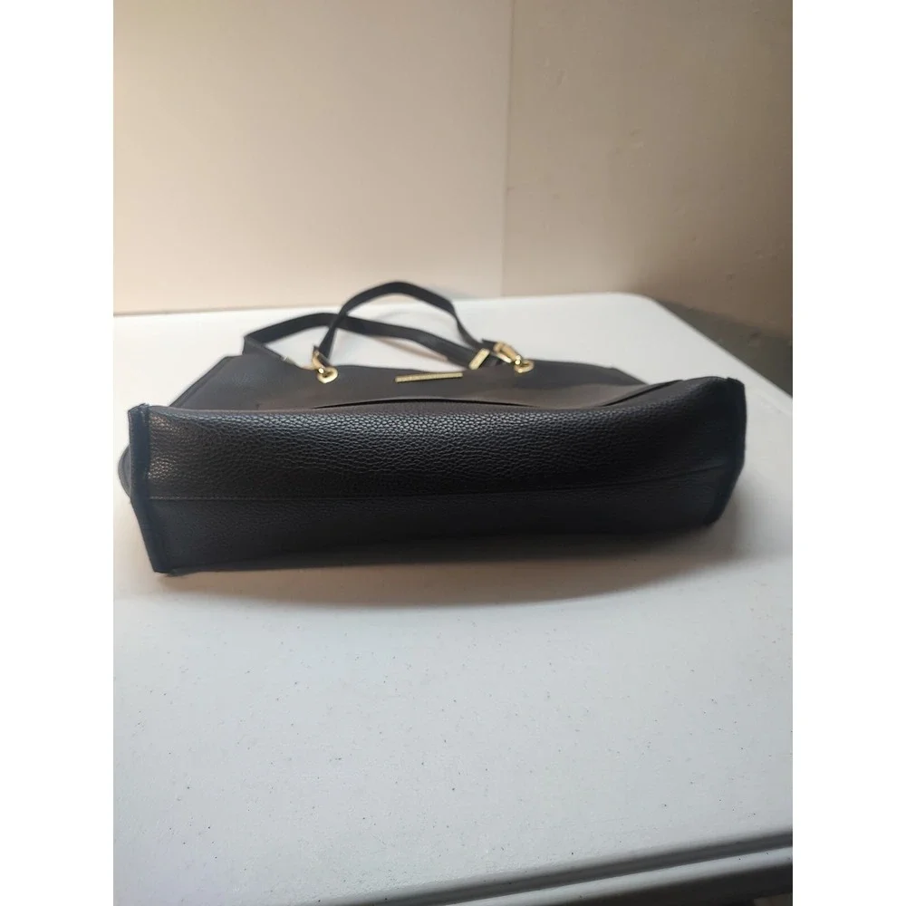 Steve Madden add touch